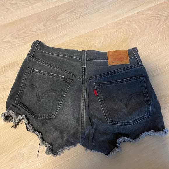 Levis 501 Black Jean Short - Picture 2 of 2